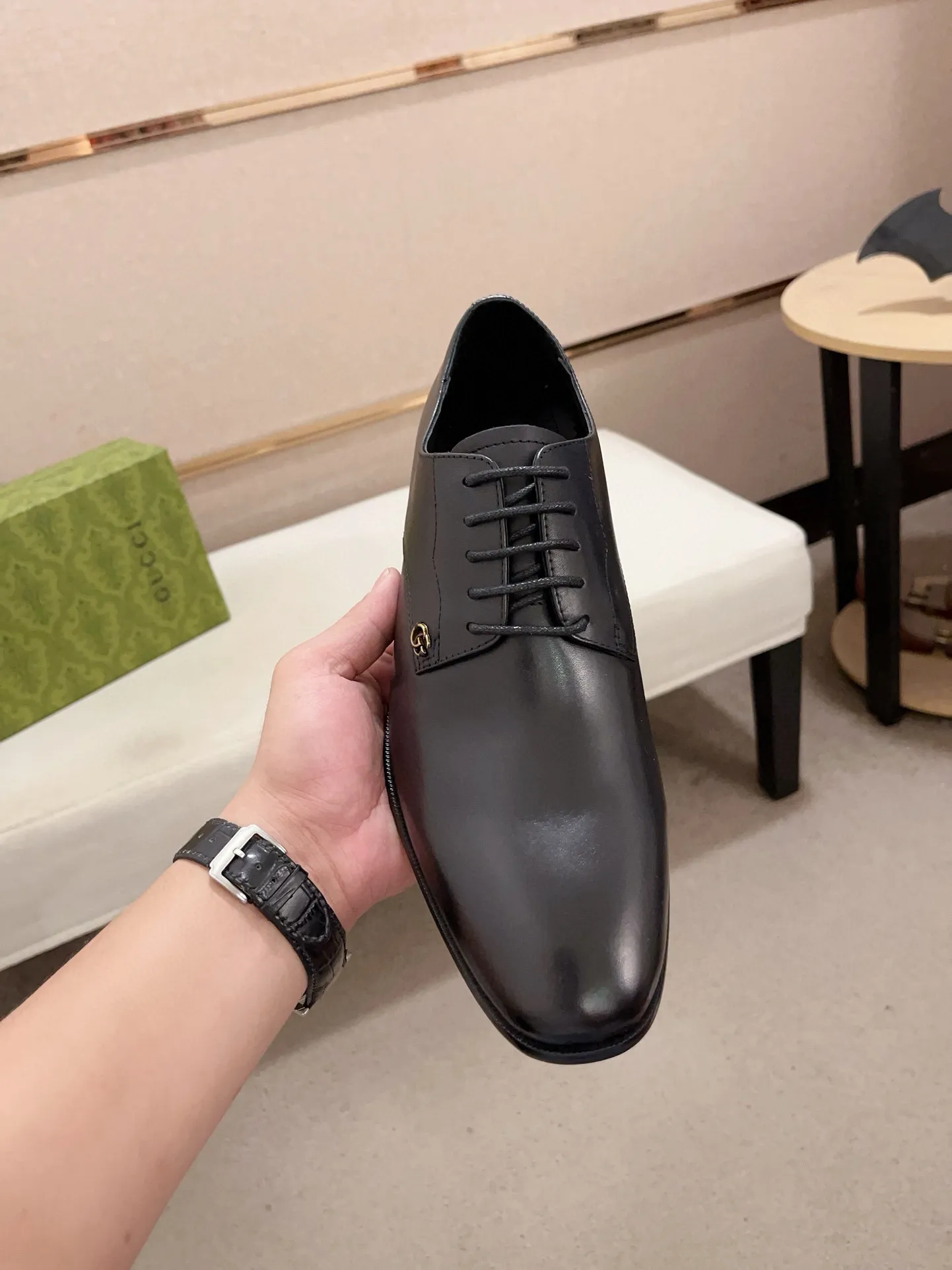 Men's shoes 💰: 520💰 (GUCCI) new series ss hot new products 💢 💠 Casual leather shoes 👞, first layer of cowhide, upper hardware buckles and logo on the sides of the shoe, brand logo on the insole and sole 💠 💎Upper: 100% cowhide 💎Inner: cowhide/100% 💎Feet: cowhide/100% 💎Sole: rubber/100% 💎SIZE: 38 39 40 41 42 43 44 Can be customized 45